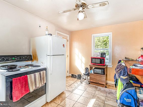 3rd image of 3763 Montour St