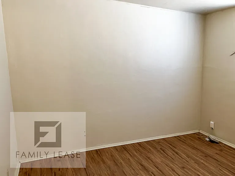 5042 E 24th St — Photo 11