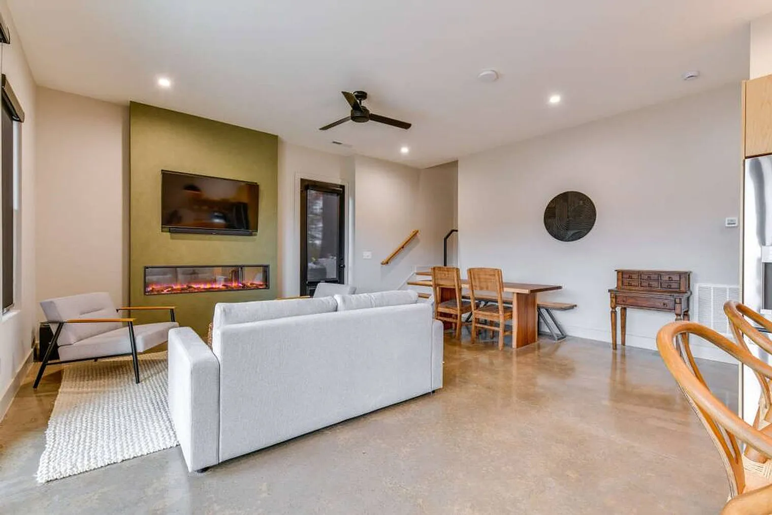 1 bed, 1.0 bath, 1097 sqft, $2,598 — Photo 4