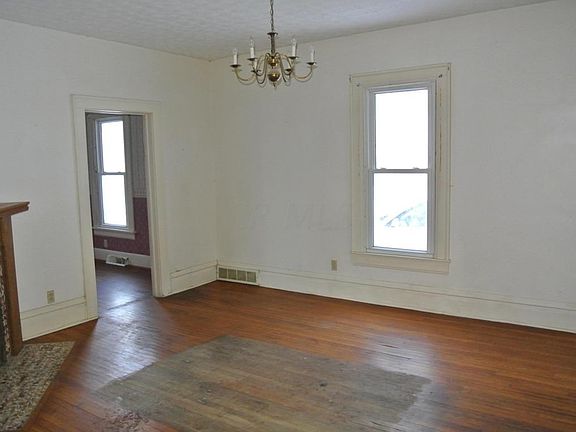 4th image of 512 West Broadway
