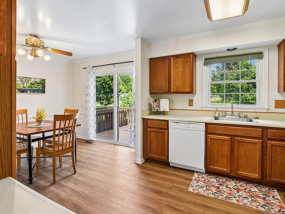 3rd image of 456 Watson Ct