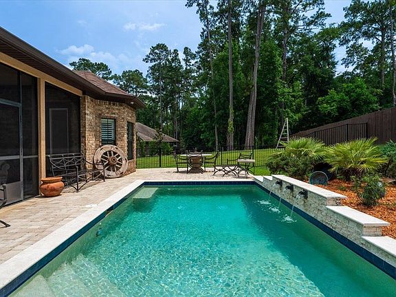 4th image of 6476 Tracy Ln