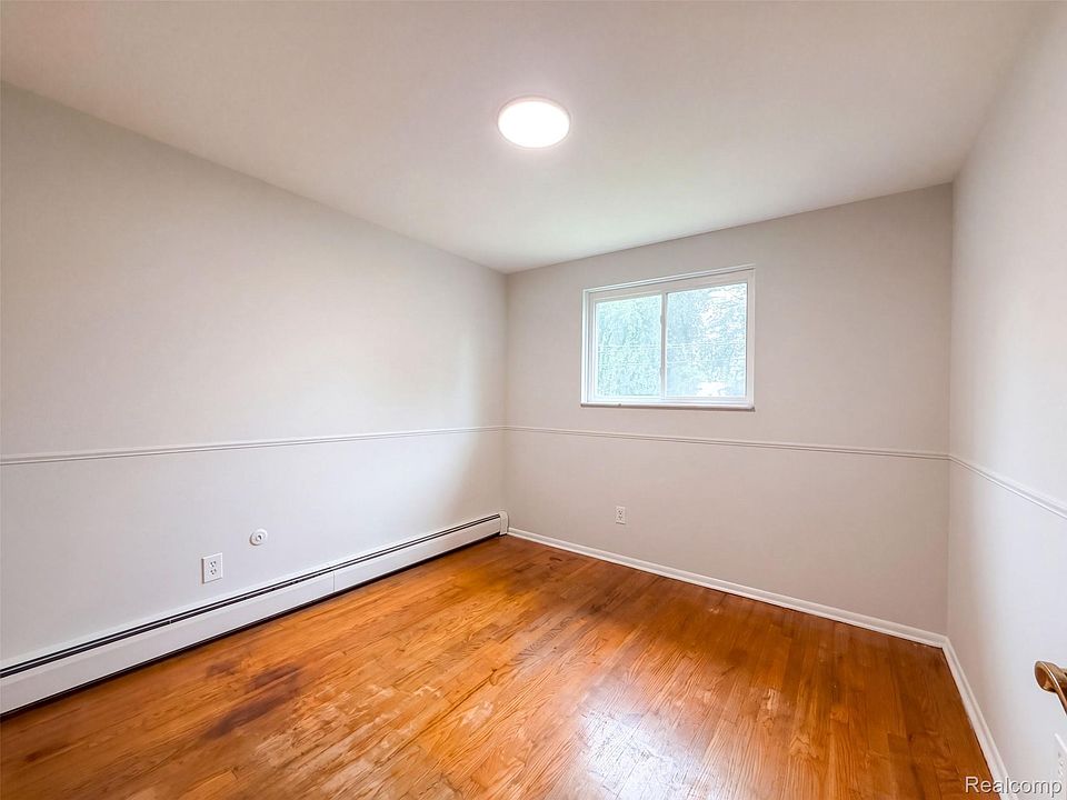 223 Richter St, photo 10