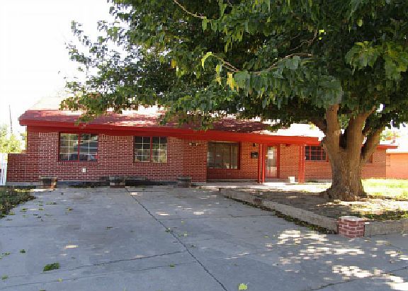 4th image of 3205 N Garden Ave