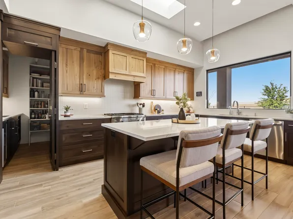 3289 S Drifting Dunes Ln, Hurricane, UT 84737