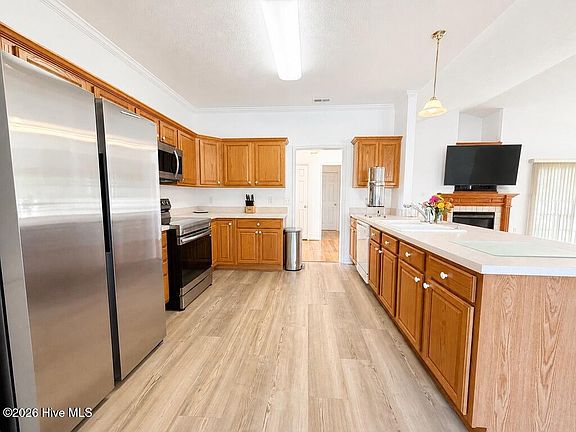 3rd image of 401 Fairmont Lane