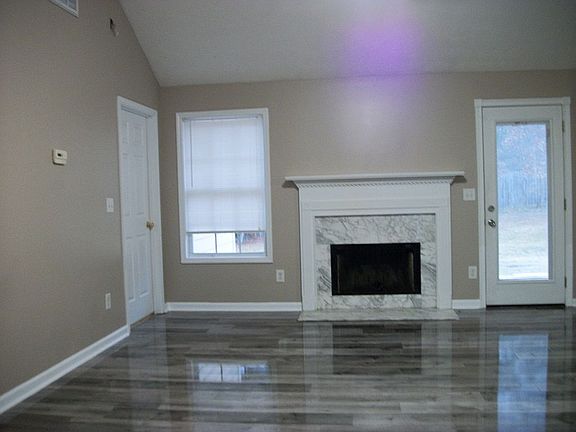 3rd image of 299 Lee Road 2095