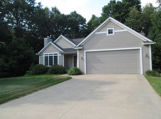 6427 Palmetto Ct, Saugatuck, MI 49453