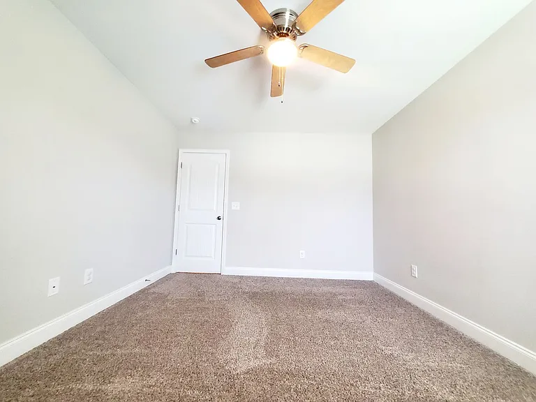 2115 Mannington Dr — Photo 15
