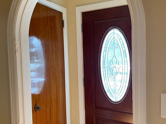 4th image of 25 Elm Ave