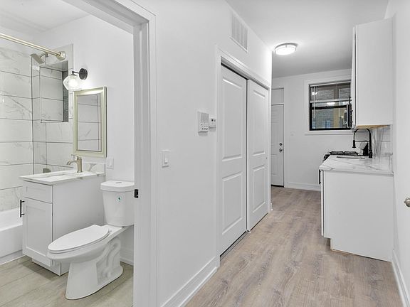 5th image of 1906 N Whipple St #3