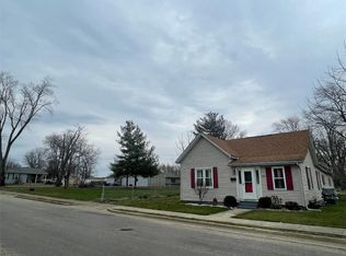 209 N 11th St, Charleston, IL