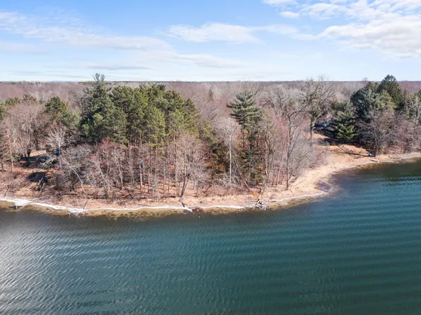 412th St, North Branch, MN 55056