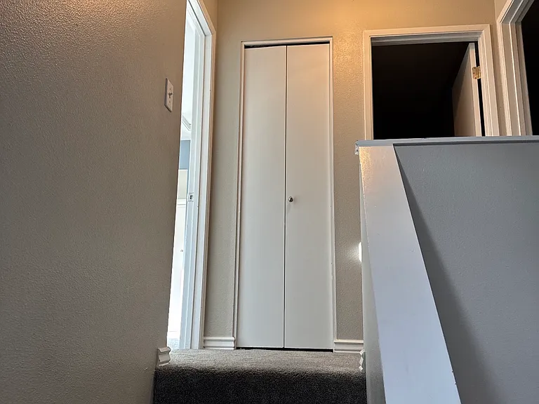 1579 NW Eastbrook Ct — Photo 9