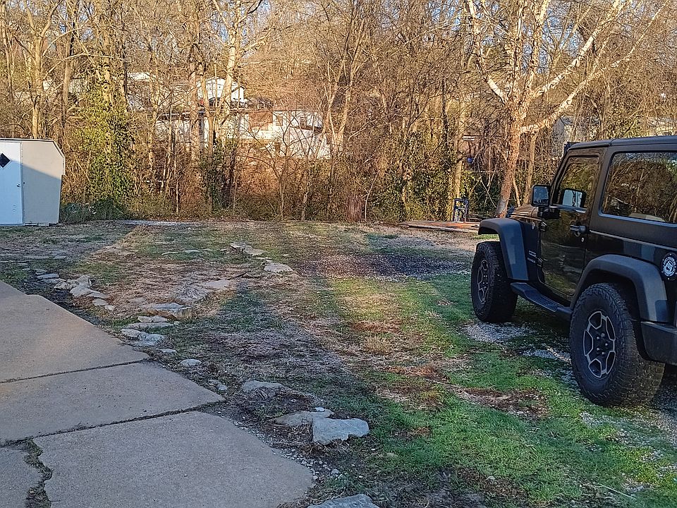 1st image of 9 Pine Fork Ln