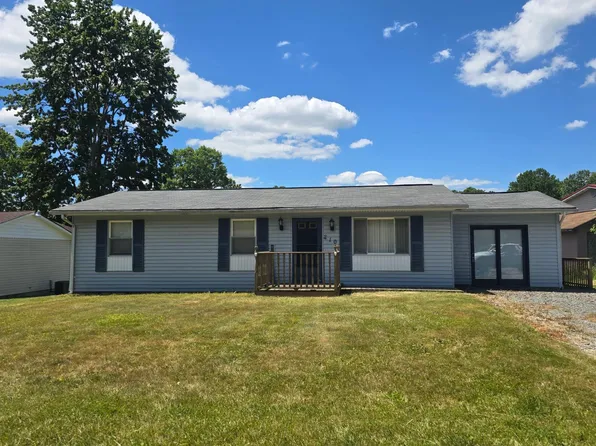 210 Wayne St, Glen Morgan, WV 25813