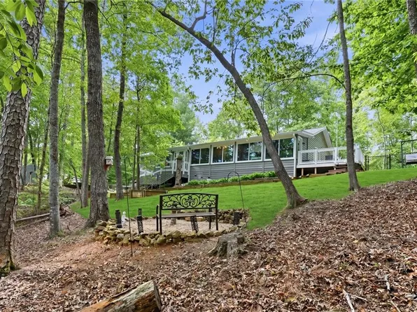 62 Elm Ter, Ellijay, GA 30540