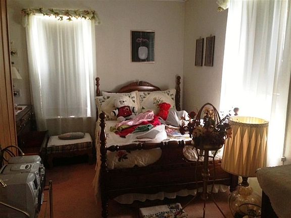 3rd image of 1013 N Middle St