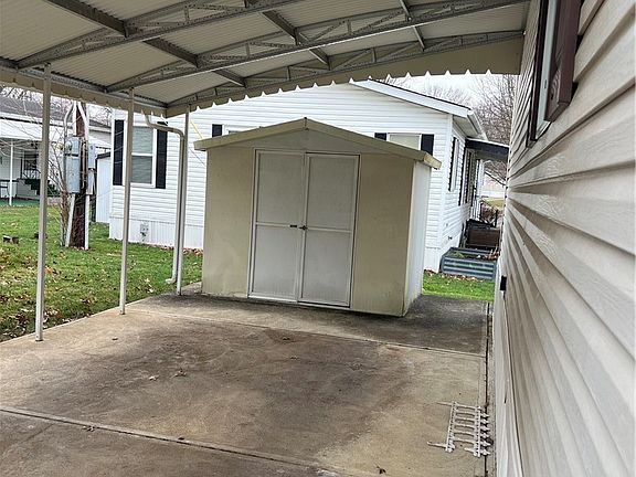 3rd image of 12 Maple Dr