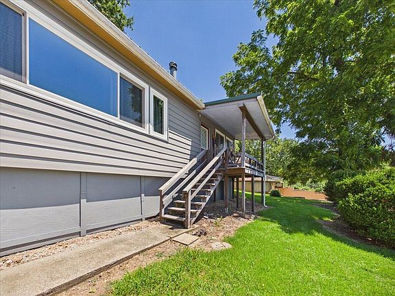 3rd image of 29159 Lakeside Avenue