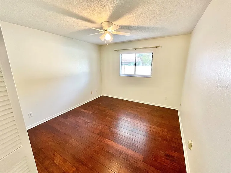 1349 Hillside Dr — Photo 27