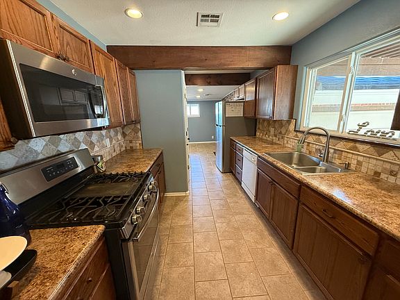 5th image of 308 4th Ave NW