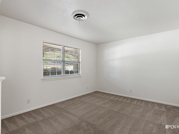 5th image of 2827 Barrywood Dr