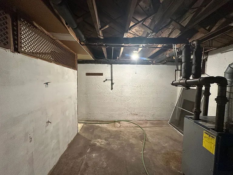 1321 Peaks St — Photo 38
