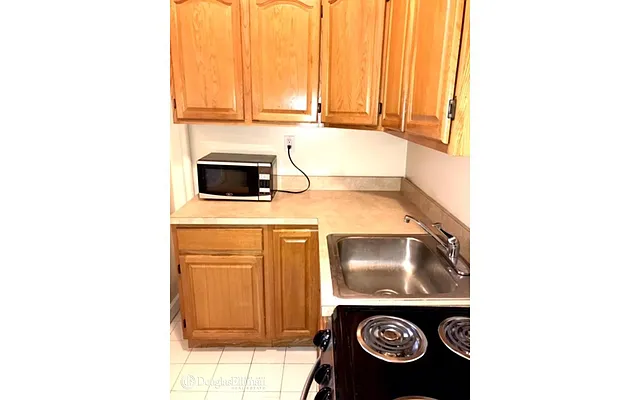 Rented by Douglas Elliman | media 22