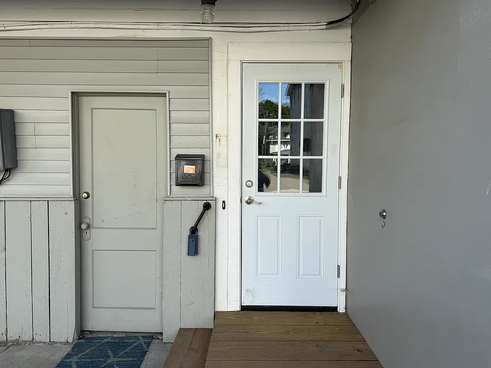 310 Grant Ave #2R