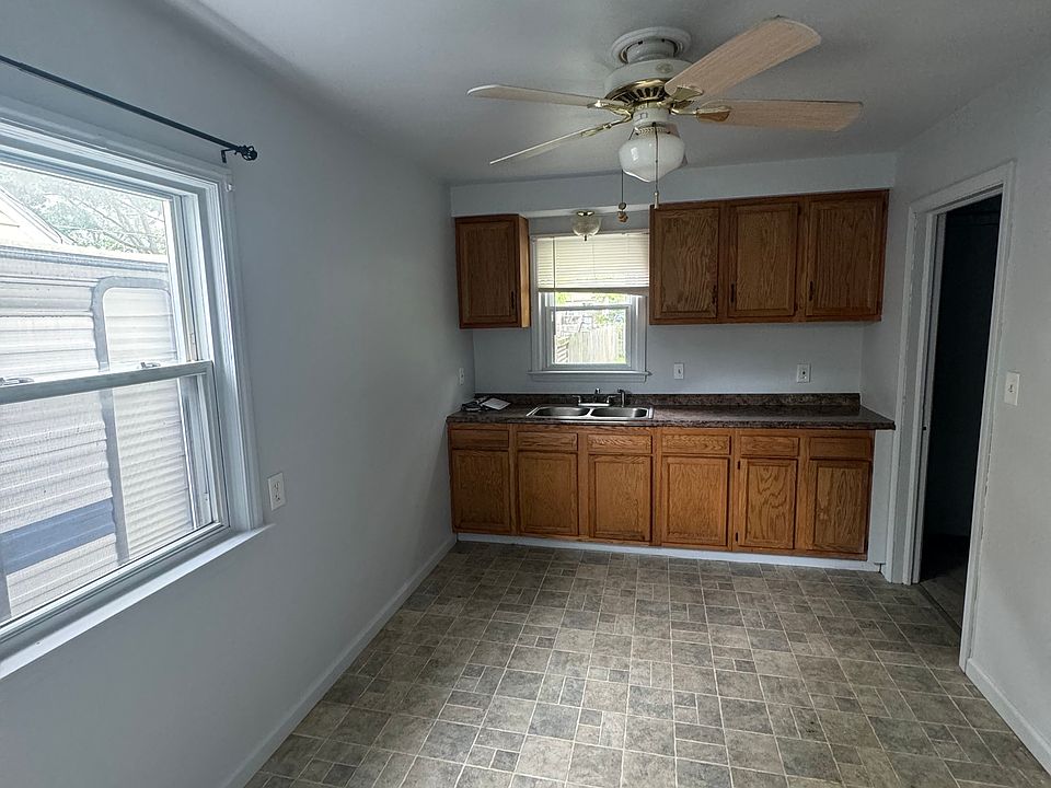 1st image of 25606 Andover Dr