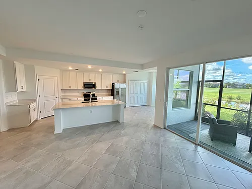 5422 Double Eagle Cir #2414 Photo 1 5422 Double Eagle Cir #2414 Photo 1