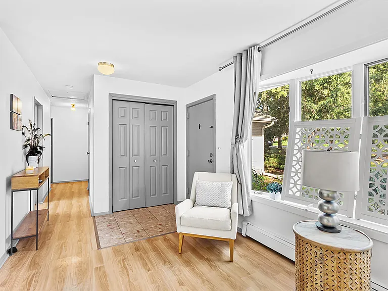 8 Halsey Ln — Photo 13