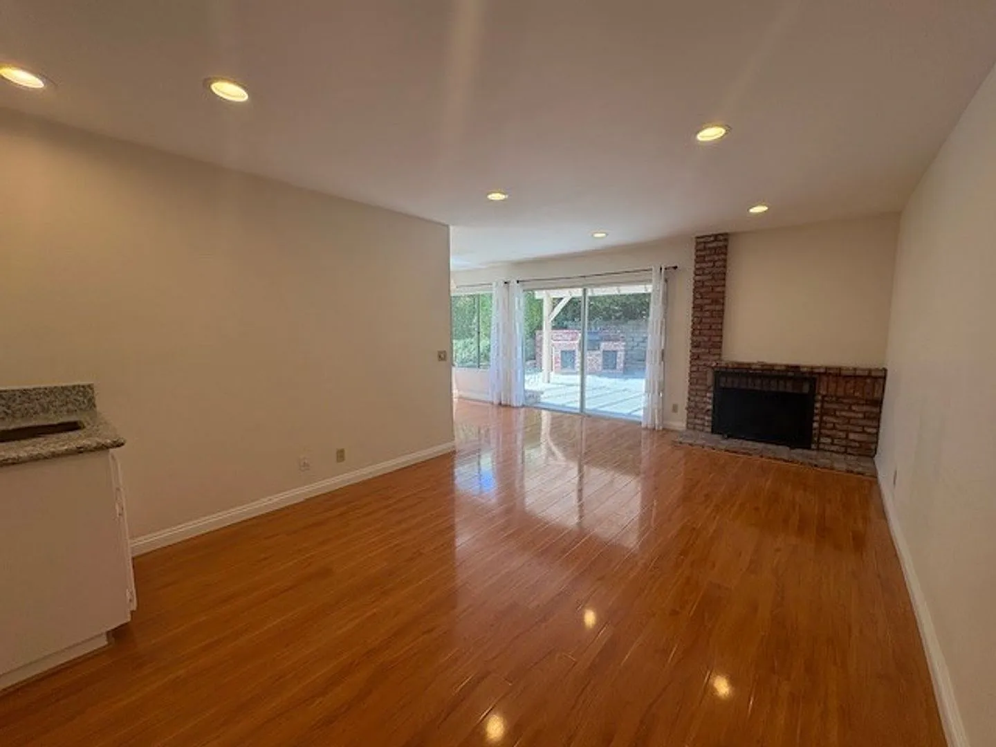 Beautiful Single-Story Home in Desirable Lang Ranch — Photo 3