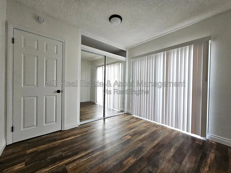 1745 W 165th Pl — Photo 7