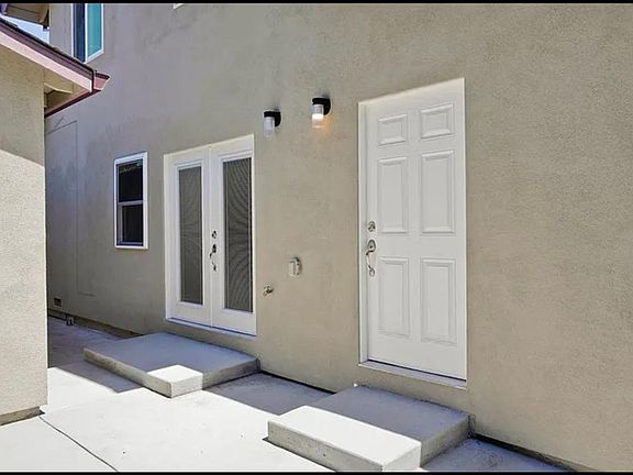 2nd image of 483 Morse Ave