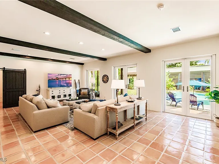 1291 Caloosa Dr — Photo 14