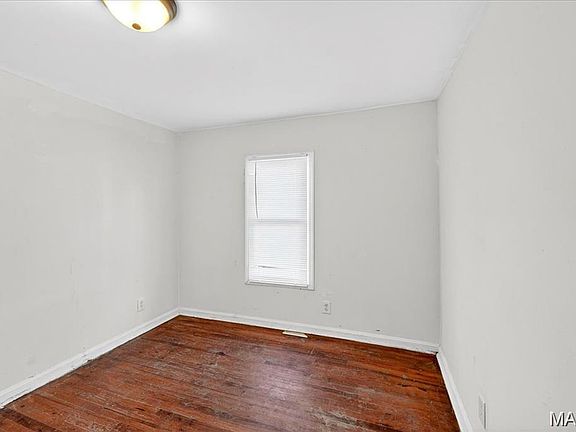 2nd image of 342 Alsobrook St