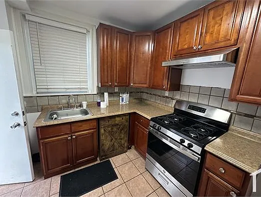 241 W Champlost St #1 — Photo 10