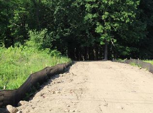 19 Grandview Dr, Danbury, CT 06811