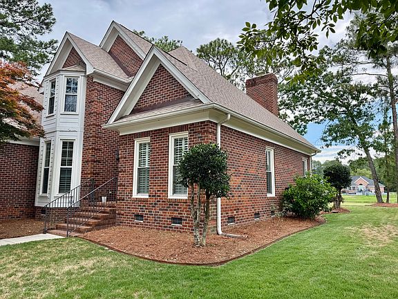 2nd image of 6028 Iverleigh Cir