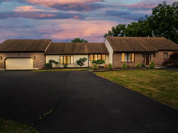 4448 Shankweiler Rd, Orefield, PA 18069