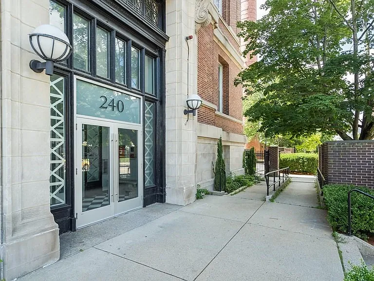 240 Heath St #101 — Photo 1