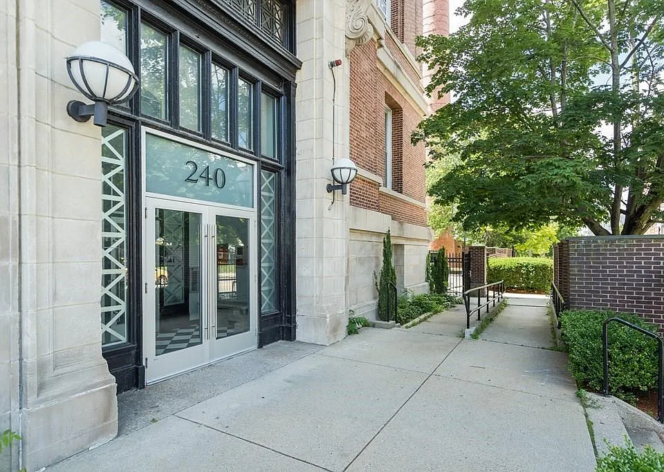 240 Heath St #101