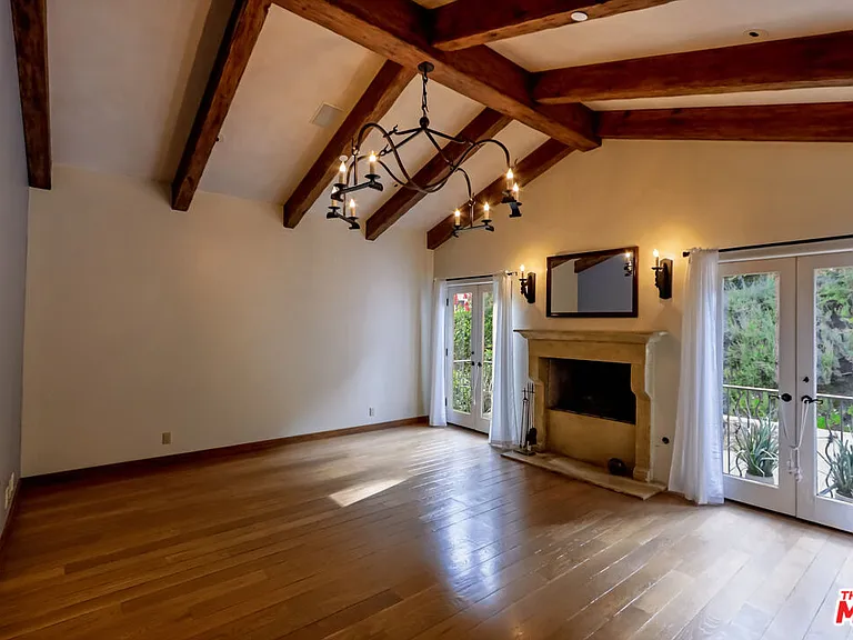 1407 N Beverly Dr — Photo 60