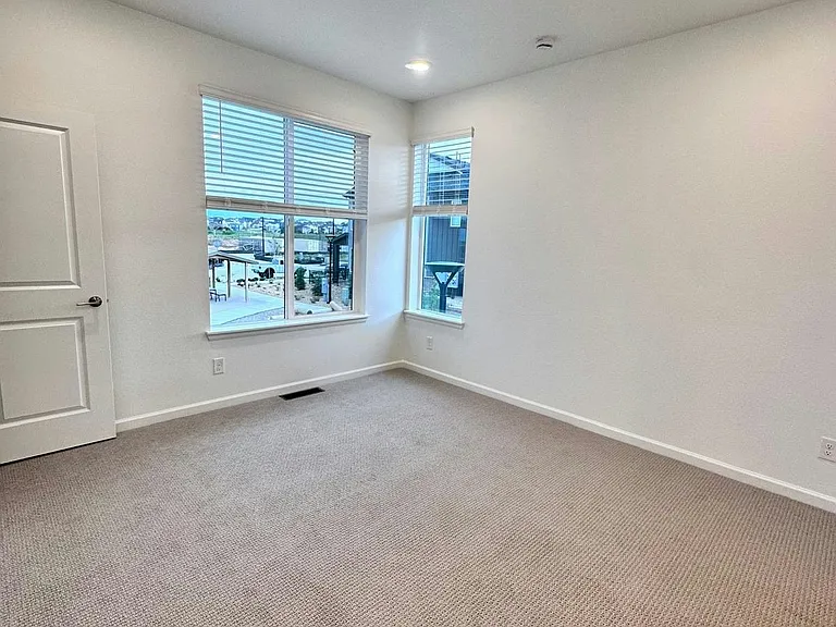 6857 Huddersfield Ln — Photo 13
