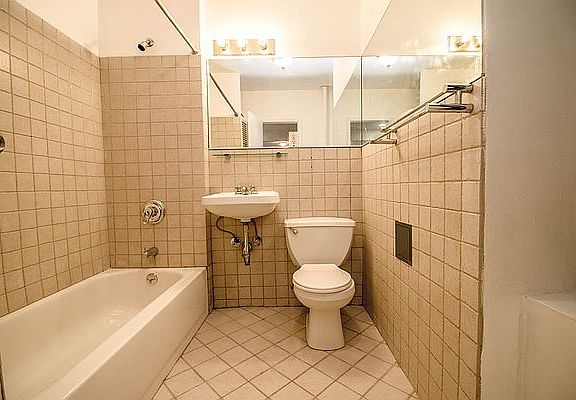 4th image of 436 W 49th St APT 3RE