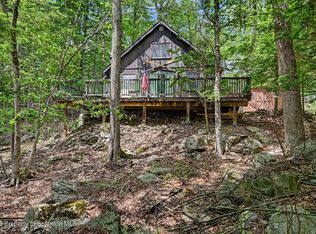 1031 Canary Ln, Lake Ariel, PA 18436