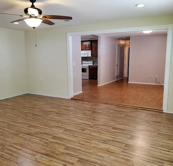 204 Hillcrest Ter — Photo 8