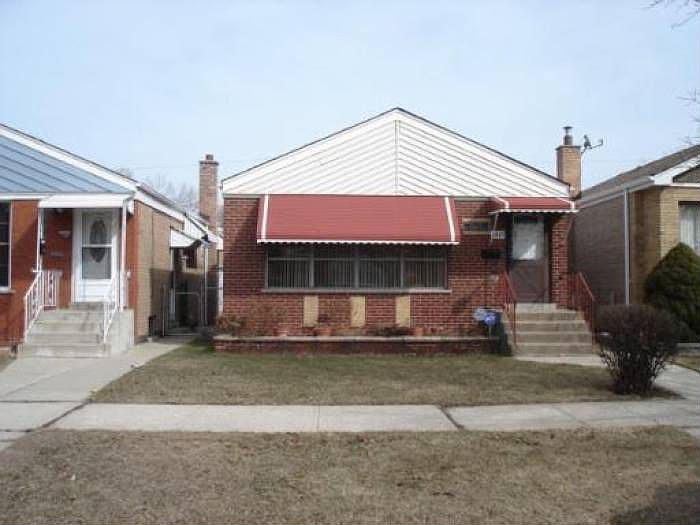 1st image of 4805 S Leclaire Ave